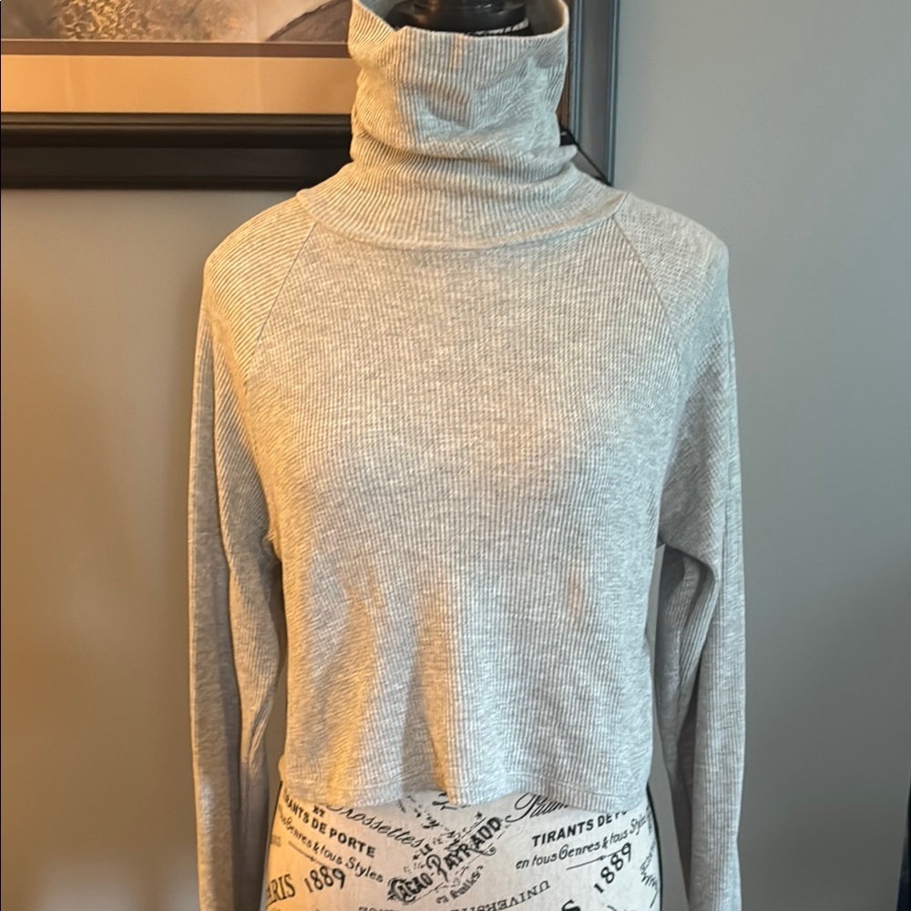 PacSun Gray Turtleneck Sweater Classic Knit Design